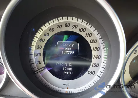 2013 Mercedes-Benz C 250 Sport z USA, uszkodzony, nr VIN WDDGF4HB6DR262428